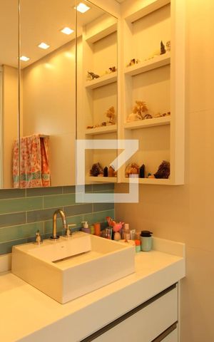 Casa à venda com 296m², 4 quartos e 3 vagas Casa à venda com 296m², 4 quartos e 3 vagasBanheiro da Suíte 3