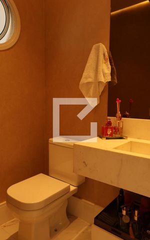 Casa à venda com 296m², 4 quartos e 3 vagas Casa à venda com 296m², 4 quartos e 3 vagasBanheiro da Suíte 3
