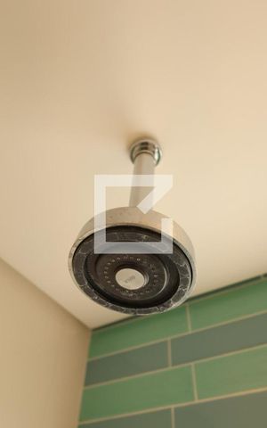 Casa à venda com 296m², 4 quartos e 3 vagas Casa à venda com 296m², 4 quartos e 3 vagasBanheiro da Suíte 3