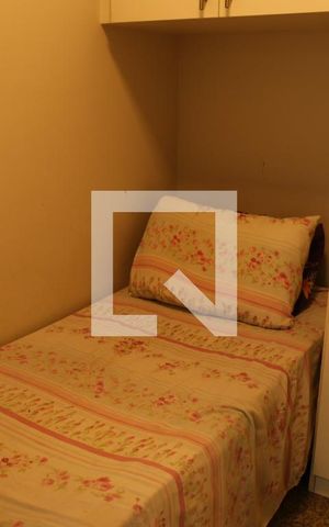 Casa à venda com 296m², 4 quartos e 3 vagas Casa à venda com 296m², 4 quartos e 3 vagasQuarto de Serviço