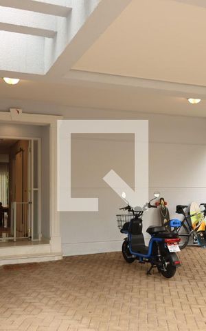 Casa à venda com 296m², 4 quartos e 3 vagas Casa à venda com 296m², 4 quartos e 3 vagasGaragem