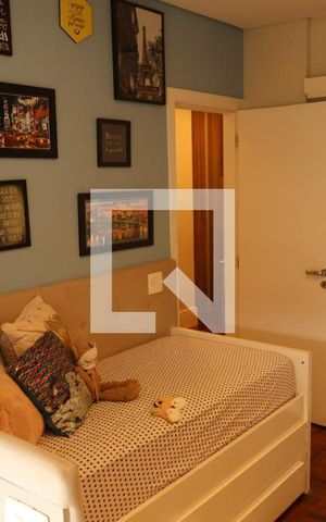 Casa à venda com 296m², 4 quartos e 3 vagas Casa à venda com 296m², 4 quartos e 3 vagasSuite 3