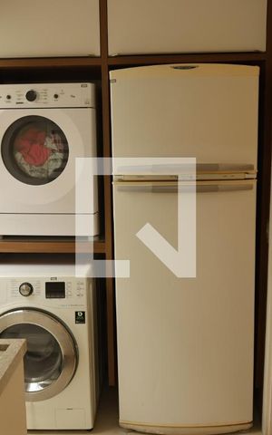 Casa à venda com 296m², 4 quartos e 3 vagas Casa à venda com 296m², 4 quartos e 3 vagasLavanderia