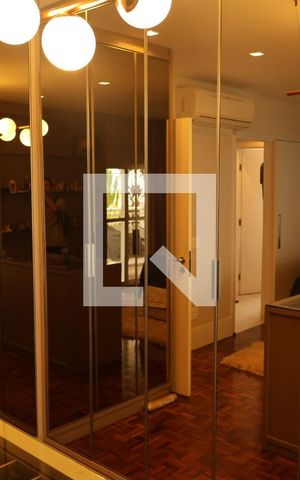 Casa à venda com 296m², 4 quartos e 3 vagas Casa à venda com 296m², 4 quartos e 3 vagasSuite 1