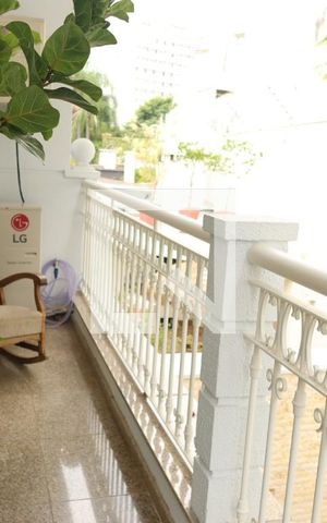 Casa à venda com 296m², 4 quartos e 3 vagas Casa à venda com 296m², 4 quartos e 3 vagasVaranda 1