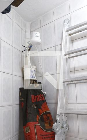 Casa à venda com 90m², 2 quartos e sem vagaBanheiro de serviço