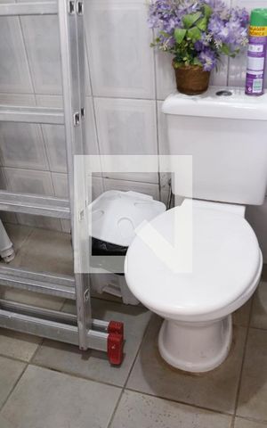Casa à venda com 90m², 2 quartos e sem vagaBanheiro de serviço