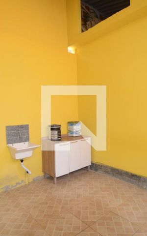Casa para alugar com 40m², 1 quarto e sem vagaÁrea de Serviço