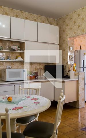 Casa à venda com 226m², 3 quartos e 2 vagas Casa à venda com 226m², 3 quartos e 2 vagasCozinha