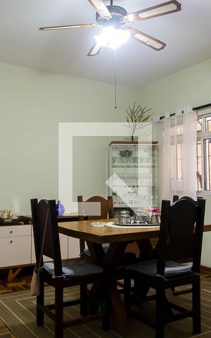 Casa à venda com 226m², 3 quartos e 2 vagas Casa à venda com 226m², 3 quartos e 2 vagasSala de Jantar