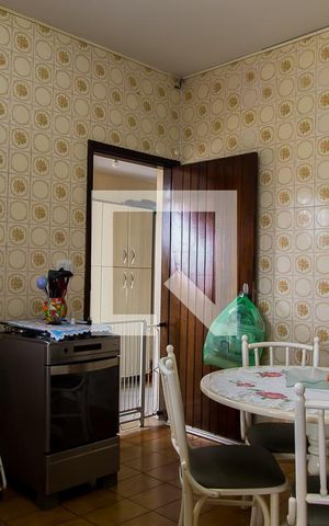 Casa à venda com 226m², 3 quartos e 2 vagas Casa à venda com 226m², 3 quartos e 2 vagasCozinha