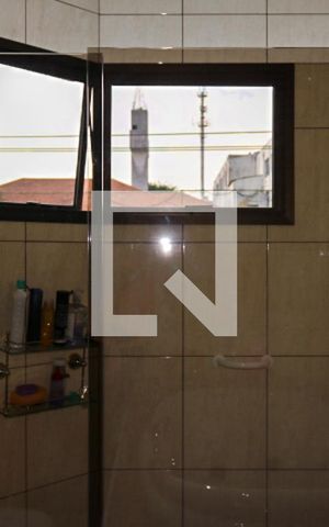 Casa à venda com 250m², 3 quartos e 6 vagas Casa à venda com 250m², 3 quartos e 6 vagasBanheiro da Suíte