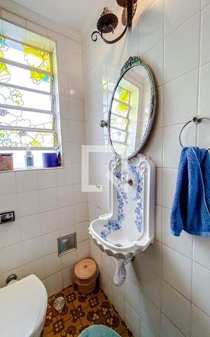 Casa à venda com 186m², 4 quartos e 2 vagasLavabo