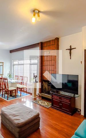 Casa à venda com 186m², 4 quartos e 2 vagasSala