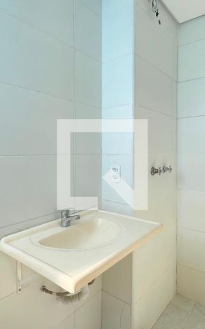 Apartamento à venda com 60m², 2 quartos e 1 vaga Apartamento à venda com 60m², 2 quartos e 1 vagaBanheiro