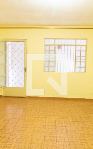 Casa à venda com 168m², 2 quartos e 1 vaga Casa à venda com 168m², 2 quartos e 1 vagaSala