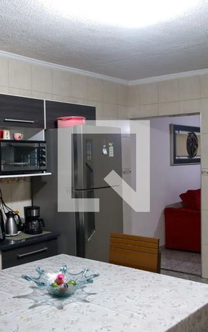 Casa à venda com 90m², 3 quartos e 2 vagas Casa à venda com 90m², 3 quartos e 2 vagasCozinha