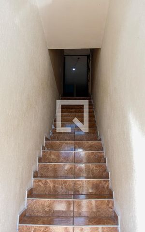 Casa à venda com 90m², 3 quartos e 2 vagas Casa à venda com 90m², 3 quartos e 2 vagasEntrada