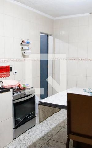 Casa à venda com 90m², 3 quartos e 2 vagas Casa à venda com 90m², 3 quartos e 2 vagasCozinha