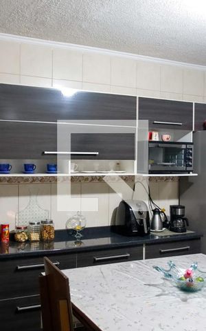 Casa à venda com 90m², 3 quartos e 2 vagas Casa à venda com 90m², 3 quartos e 2 vagasCozinha