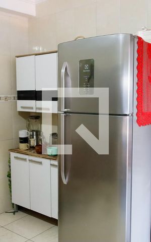 Casa à venda com 90m², 3 quartos e 2 vagas Casa à venda com 90m², 3 quartos e 2 vagasCozinha