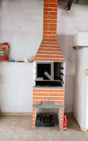 Casa à venda com 90m², 3 quartos e 2 vagas Casa à venda com 90m², 3 quartos e 2 vagasChurrasqueira