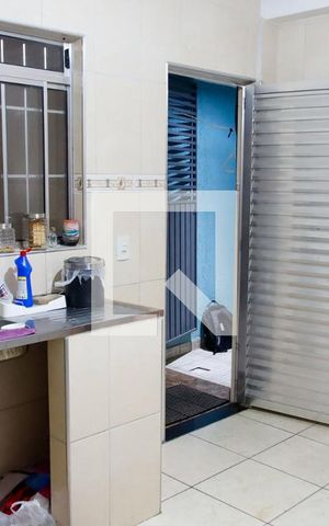 Casa à venda com 90m², 3 quartos e 2 vagas Casa à venda com 90m², 3 quartos e 2 vagasCozinha