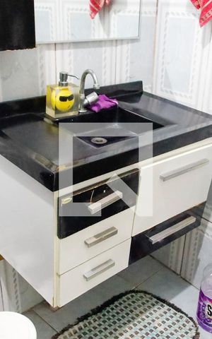 Casa à venda com 90m², 3 quartos e 2 vagas Casa à venda com 90m², 3 quartos e 2 vagasBanheiro
