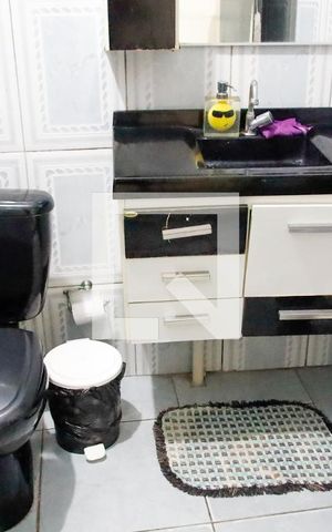 Casa à venda com 90m², 3 quartos e 2 vagas Casa à venda com 90m², 3 quartos e 2 vagasBanheiro