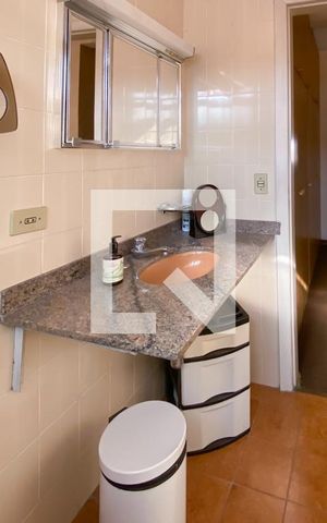 Casa à venda com 330m², 3 quartos e 2 vagas Casa à venda com 330m², 3 quartos e 2 vagasBanheiro 2