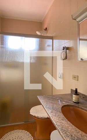 Casa à venda com 330m², 3 quartos e 2 vagas Casa à venda com 330m², 3 quartos e 2 vagasBanheiro