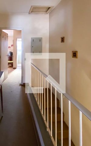 Casa à venda com 330m², 3 quartos e 2 vagas Casa à venda com 330m², 3 quartos e 2 vagasHall