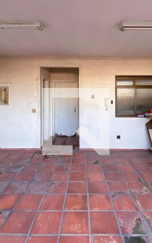 Casa à venda com 330m², 3 quartos e 2 vagas Casa à venda com 330m², 3 quartos e 2 vagasÁrea externa