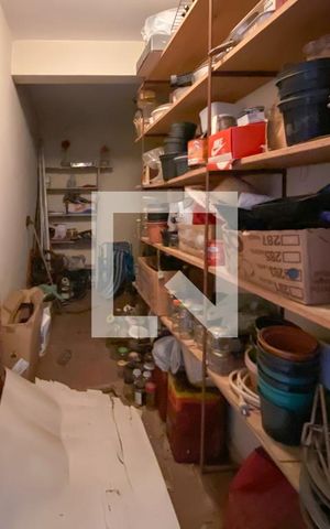 Casa à venda com 330m², 3 quartos e 2 vagas Casa à venda com 330m², 3 quartos e 2 vagasDespensa
