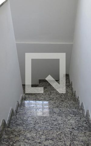 Casa para alugar com 225m², 3 quartos e 2 vagasEscadas