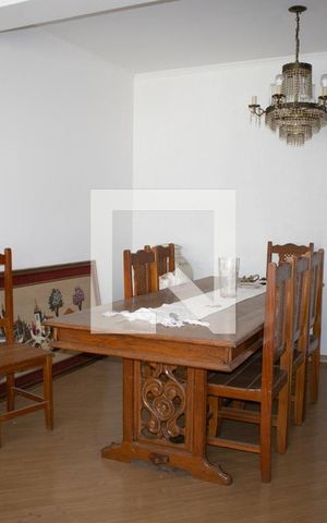 Casa para alugar com 240m², 3 quartos e 3 vagasSala