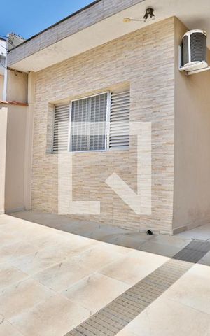 Casa à venda com 170m², 4 quartos e 2 vagas Casa à venda com 170m², 4 quartos e 2 vagasGaragem