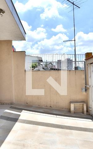 Casa à venda com 170m², 4 quartos e 2 vagas Casa à venda com 170m², 4 quartos e 2 vagasGaragem