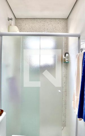 Casa à venda com 170m², 4 quartos e 2 vagas Casa à venda com 170m², 4 quartos e 2 vagasBanheiro 2