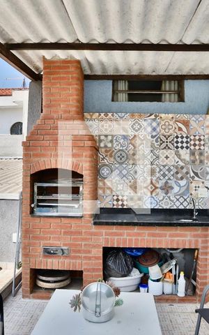Casa à venda com 170m², 4 quartos e 2 vagas Casa à venda com 170m², 4 quartos e 2 vagasChurrasqueira