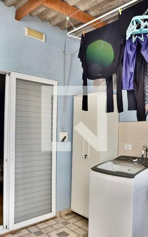 Casa à venda com 170m², 4 quartos e 2 vagas Casa à venda com 170m², 4 quartos e 2 vagasLavanderia 2