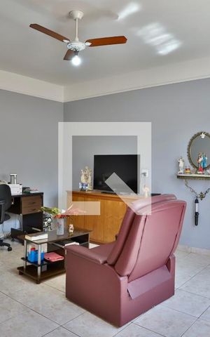 Casa à venda com 170m², 4 quartos e 2 vagas Casa à venda com 170m², 4 quartos e 2 vagasSala 1