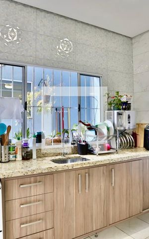 Casa à venda com 170m², 4 quartos e 2 vagas Casa à venda com 170m², 4 quartos e 2 vagasCozinha 2