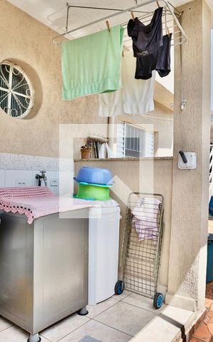 Casa à venda com 170m², 4 quartos e 2 vagas Casa à venda com 170m², 4 quartos e 2 vagasLavanderia 1