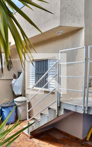 Casa à venda com 170m², 4 quartos e 2 vagas Casa à venda com 170m², 4 quartos e 2 vagasQuintal