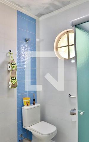 Casa à venda com 170m², 4 quartos e 2 vagas Casa à venda com 170m², 4 quartos e 2 vagasBanheiro 1