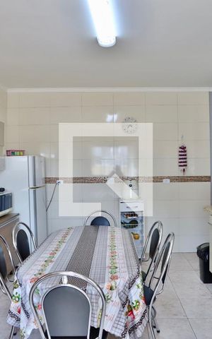 Casa à venda com 170m², 4 quartos e 2 vagas Casa à venda com 170m², 4 quartos e 2 vagasCozinha 1