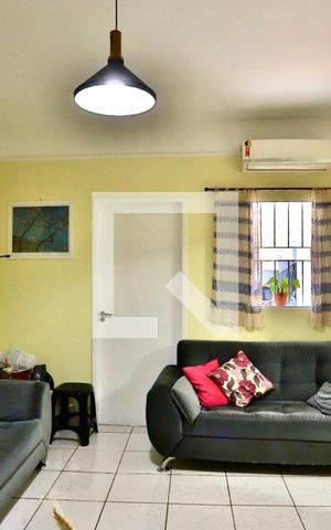 Casa à venda com 170m², 4 quartos e 2 vagas Casa à venda com 170m², 4 quartos e 2 vagasSala 2