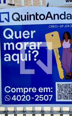 Casa à venda com 170m², 4 quartos e 2 vagas Casa à venda com 170m², 4 quartos e 2 vagasFachada