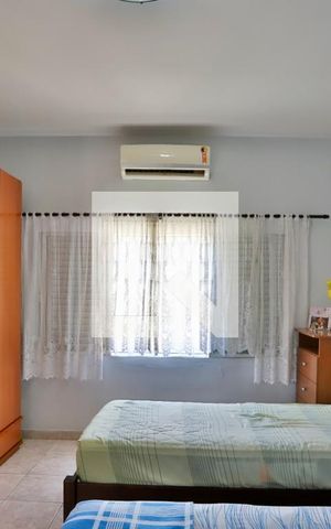 Casa à venda com 170m², 4 quartos e 2 vagas Casa à venda com 170m², 4 quartos e 2 vagasQuarto 1